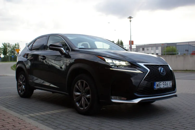 Lexus NX 300h AWD F Sport