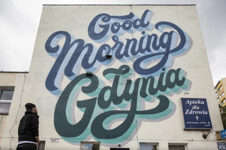 Mural "Good Morning Gdynia" zobaczymy przy ul. Warszawskiej 34-36.