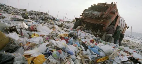 Hałda śmieci w Szadółkach to zmora okolicznych osiedli.