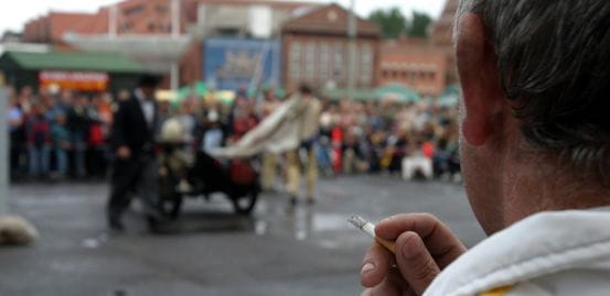 Polacy przyzwyczaili się do palenia w miejscach publicznych 