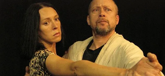 Scena ze spektaklu "Szaleństwo we dwoje". Nz. Iwona Fijałkowska i Maciej Szemiel.