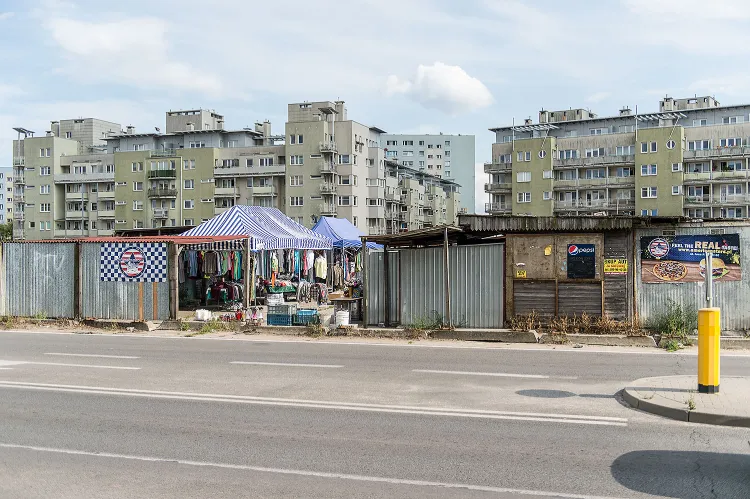 Inwestycja spowoduje, że zniknie funkcjonujące tu od lat targowisko. 
