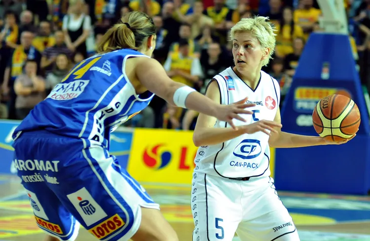 Jelena Skerović przez 5 lat była podporą Wisły Kraków. U schyłku kariery będzie starała się wprowadzić doświadczenie i spokój do gry Basketu Gdynia.