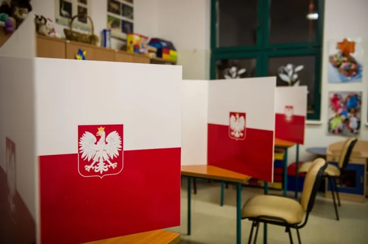 25 października w Pomorskiem wybierzemy w sumie  12 posłów z okręgu gdańskiego i 14 z gdyńsko - słupskiego, a także sześciu senatorów, po jednym z każdego okręgu wyborczego. 