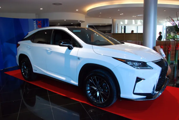 Hybrydowy Lexus RX 450 h czwartej generacji. W salonach marki oficjalnie zadebiutuje w grudniu br. 