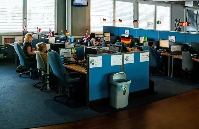Transcom działa w Polsce w dwóch lokalizacjach - w Olsztynie i Gdańsku. Konsultanci pracujący w Gdańsku są odpowiedzialni za obsługę podmiotów m.in. z sektora telekomunikacyjnego, bankowości czy też branży motoryzacyjnej.