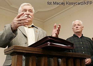 Lech "Agent i zdrajca" Wałęsa oraz Krzysztof "Małpa z brzytwą" Wyszkowski wczoraj w gdańskim sądzie.
