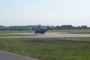 Następnie Bushowie polecieli śmigłowcem Marine One do ośrodka prezydenckiego w Helu.