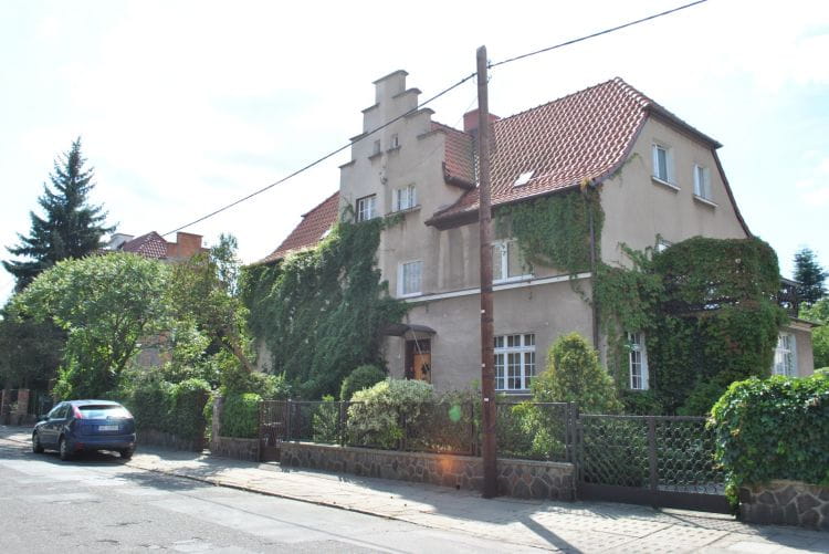Jeden z domów ("bliźniaków") dawnego Schuposiedlung, przy ul. Ludwika Zamenhofa.