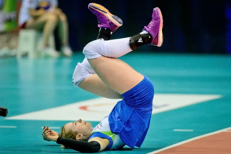 Agata Durajczyk miała zagrać jako przyjmująca. Jednak komisarz meczu nie dopuścił sopockiej libero do występu w ćwierćfinale mistrzostw Europy. 