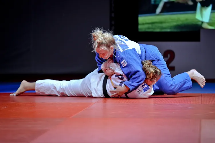 Daria Pogorzelec (niebieska judoga) zdobyła w Korei Południowej dwa srebrne medale. 