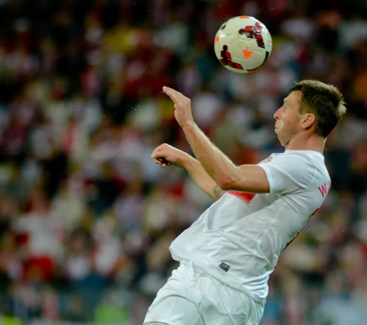 Jakub Wawrzyniak był z reprezentacją Polski na finałach Euro 2008 i 2012. Obrońca Lechii wierzy, że biało-czerwoni w niedzielę zapewnią sobie prawo gry w trzecim turnieju z rzędu tej rangi. 