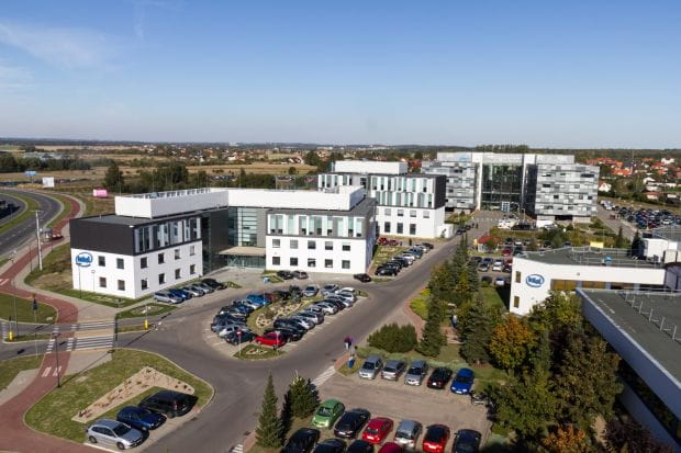 Gdańska filia Intela to drugie, po Monachium, pod względem wielkości w Europie centrum badawczo-rozwojowe tej firmy. W oddanych do użytkowania budynkach IGK4 oraz IGK5 znajdują się jedne z najnowocześniejszych i najbardziej zaawansowanych technicznie laboratoriów. 