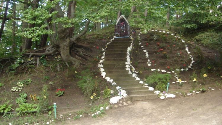 Góra św. Mikołaja w Gdyni - niegdyś miejsce pielgrzymek, dziś jedna z atrakcji lasów w okolicach Chyloni.