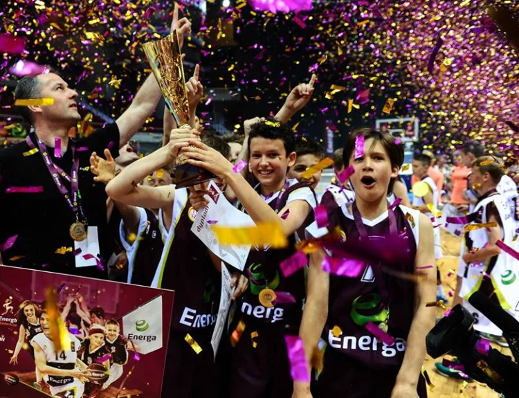 Finał Energa Basket Cup odbywa się w Ergo Arenie. W zeszłym roku, w kategorii chłopców triumfowała SP nr 7 w Sopocie.