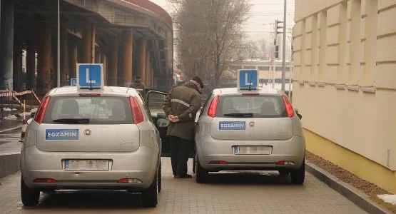 W Polsce egzaminy na prawo jazdy do najłatwiejszych nie należą.