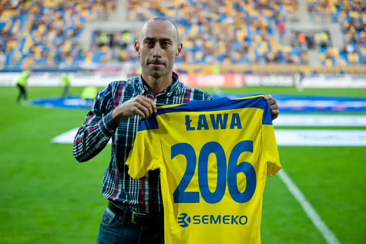 Tak Arka podziękowała Bartoszowi Ława za grę w Gdyni 26 sierpnia. Dwa miesiące później m.in. ten pomocnik przyczynił się do porażki rezerw żółto-niebieskich w III lidze. 