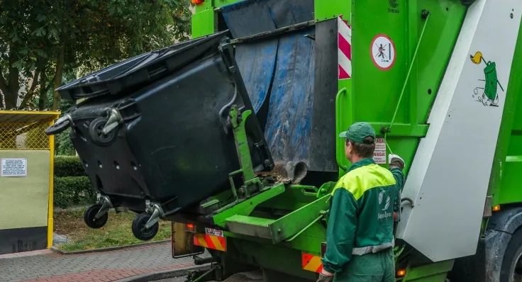 W najbliższych latach w Gdyni mieszkańcy nie zobaczą wielu śmieciarek firmy Sanipor, do tej pory mającej monopol na wywóz odpadów w mieście.
