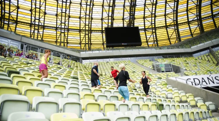 Uczestnicy Arena Run przemierzą cały stadion, łącznie z trybunami czy klatkami schodowymi wewnątrz obiektu.
