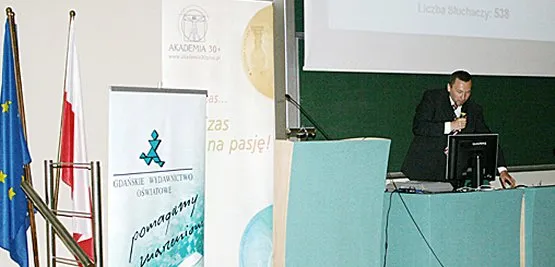 Wykłady odbywają się w aulach Uniwersytetu Gdańskiego, który objął honorowy patronat nad Akademią 30+  