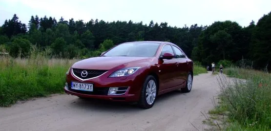 Mazda 6 - oficjalnie obecna w Polsce dopiero od kwartału, wysokie wyniki sprzedaży zawdzięcza głównie "szóstce". 