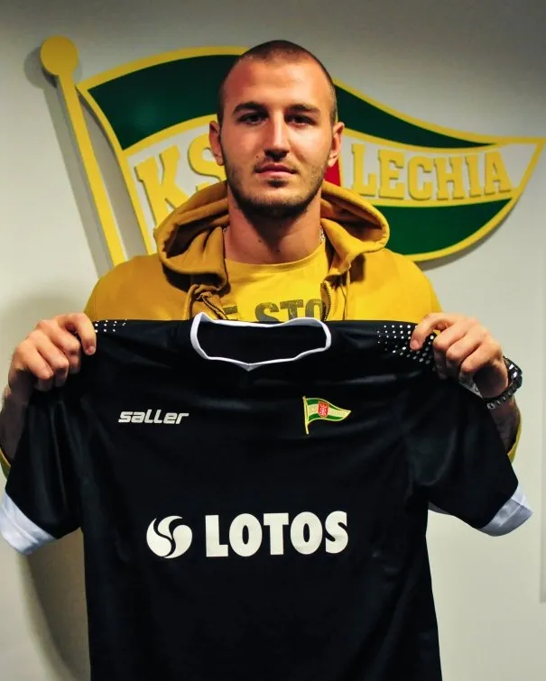 Vanja Milinković-Savić podpisał w Lechii kontrakt na 4,5 roku. 