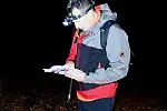 Drużyna GR3miasto na trasie pieszej Nocnego Marszu na Orientację pt. Darżlub 2015