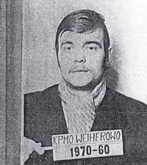 Jerzy Kowalczyk, z zawodu elektromonter, został zatrzymany w nocy z 15 na 16 grudnia jako członek Głównego Komitetu Strajkowego dla Miasta Gdyni w Zakładowym Domu Kultury Zarządu Portu Gdynia. Zdjęcie wykonane w areszcie śledczym w Wejherowie w dniu 19 grudnia 1970 r.