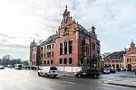 Mieszkańcy Gdańska mogą cieszyć się widokiem budynku bez rusztowań. Niebawem wstawiona zostanie stolarka okienna. 