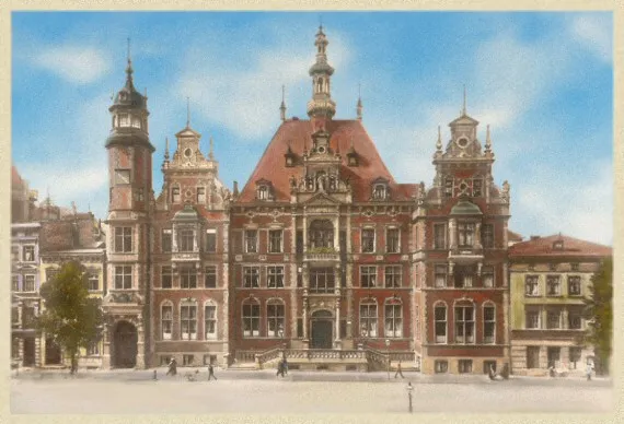 W nieistniejącym już budynku Landeshausu znajdowała się siedziba parlamentu prowincji oraz biura innych urzędów.