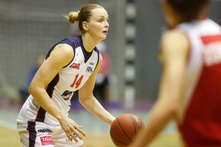 Wystarczyły cztery miesiące gry aby Agnieszka Bibrzycka ponownie podbiła serca fanów koszykówki w Trójmieście. Skrzydłowa już dwukrotnie była wybierana przez nich Ligowcem Miesiąca w naszym plebiscycie.