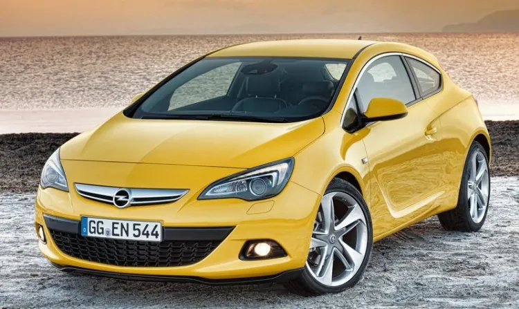 Opel Astra (tu wersja GTC poprzedniej generacji) cieszyła się największym zainteresowaniem klientów. 