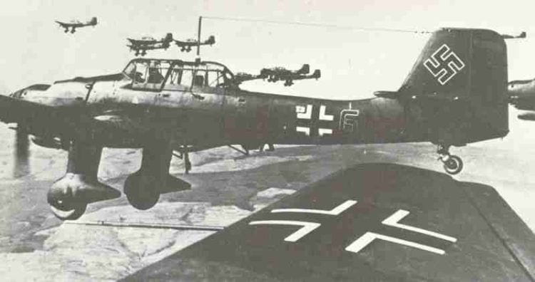 Wsparcie lotnicze Stukasów było cenione przez niemieckie wojska lądowe, którym w walkach o Wybrzeże brakowało broni stromotorowej.