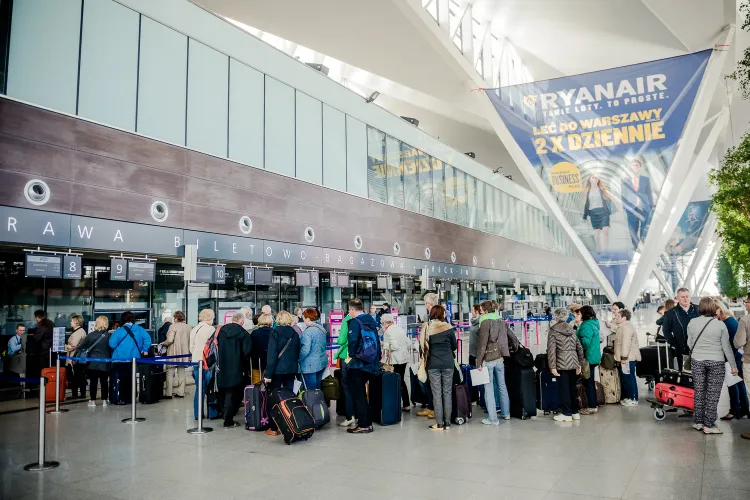 Przez port lotniczy w Rębiechowie przewinęło się w 2015 roku 3,7 mln pasażerów.