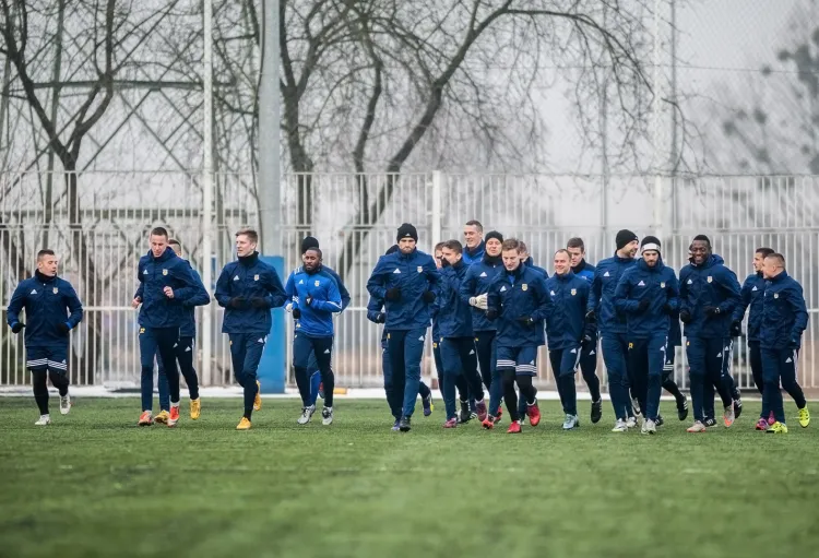 Na początku lutego piłkarze Arki zamienią obiekty treningowe w Gdyni na te w Gniewinie.