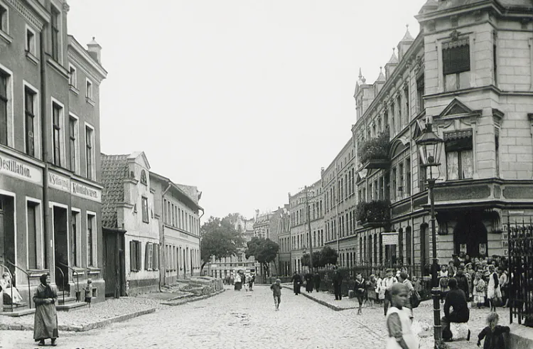 Orunia, ok. 1910 roku. Skrzyżowanie ulic, które dziś noszą nazwy Podmiejska i Raduńska.