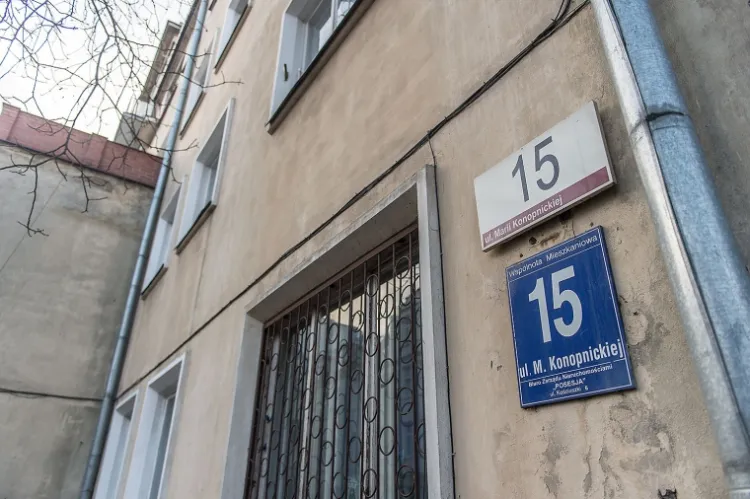 Choć pani Krystyna w testamencie wskazała, że mieszkanie przy ul. Konopnickiej przekazuje hospicjum, w kolejce do dziedziczenia jest jeszcze 21 członków jej rodziny.