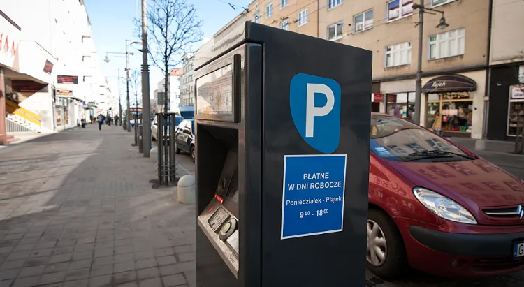 Po wybuchu "afery parkingowej" w Gdyni Rada Miasta zaostrzyła zapisy uchwały dotyczącej umożliwiania bezpłatnego parkowania dla urzędników.