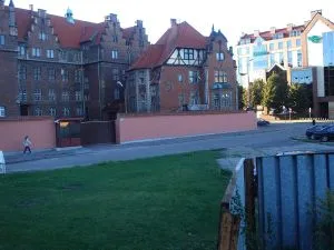 Działka, którą uzyskał Gdańsk, znajduje się na zapleczu siedziby ABW. Zostanie zagospodarowana podczas budowy Teatru Elżbietańskiego.