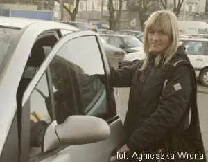Iwona Guzowska docenia ekonomiczne samochody, ale dużo podróżuje, więc woli szybsze i bezpieczne.