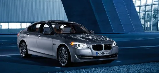 Szóste wcielenie BMW 5 to koniec stylistycznych rewolucji. Reszta bez zmian, jest drogo, szybko i komfortowo.