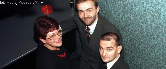 Franciszka Cegielska, Wojciech Szczurek oraz adwokat Andrzej Zwara w czasie bankietu na Festiwalu Polskich Filmów Fabularnych w Gdyni w 1997 r. 