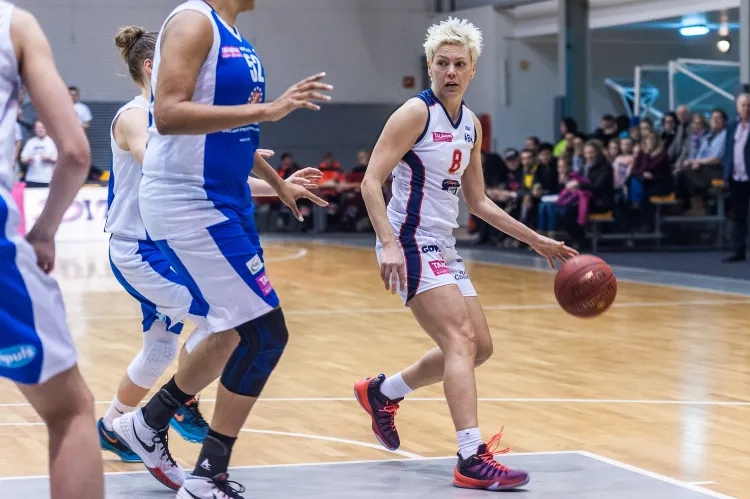 Jelena Skerović zagrała 31 min. w meczu z Włoszkami i zdobyła tylko 2 punkty.