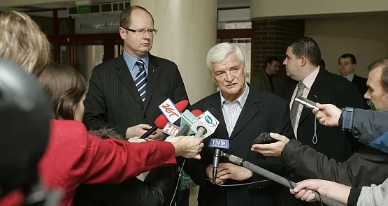 Już w grudniu 2008 roku marszałek Jan Kozłowski i prezydent Paweł Adamowicz zapowiedzieli, że nadal będą walczyć o gazoport.