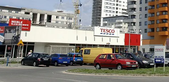 Policja przeszukała wszystkie sklepy Tesco w Trójmieście, także ten przy ul. Obrońców Wybrzeża w Gdańsku.