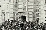 Fragment metrowej fotografii zbiorowej na Długim Targu. Rok 1865 - Richard Gottheil. 