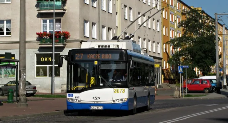 Na razie gniazda USB w Gdyni będą montowane tylko w nowych trolejbusach.