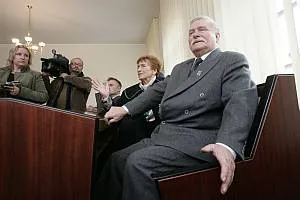 Choć sąd uznał, że Lech Wałęsa nie przywłaszczył sobie pieniędzy od Francuzów, to ani były prezydent...