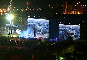 Miasto dołożyło do koncertu Jarre'a co najmniej 1 mln zł, choć sama impreza przyniosła spory zysk.