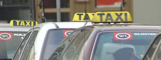 Napastnika udało się zatrzymać dzięki dużej pomocy innych taksówkarzy. 